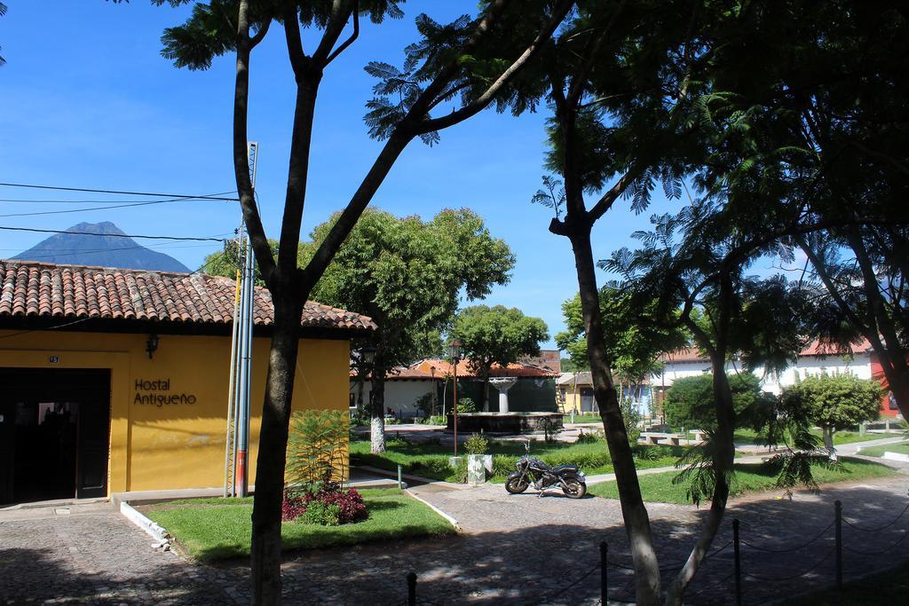 Hostal Antigueeno Antigua ภายนอก รูปภาพ