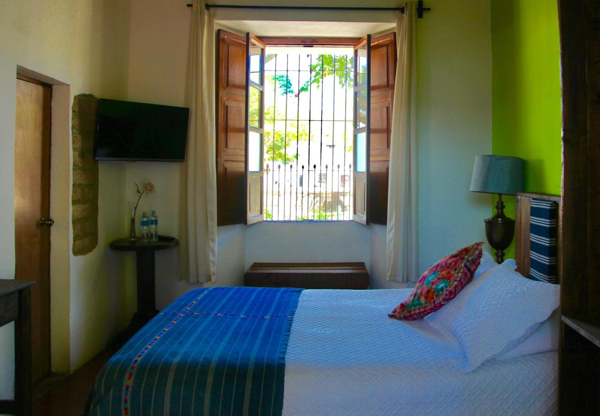 Hostal Antigueeno Antigua ภายนอก รูปภาพ