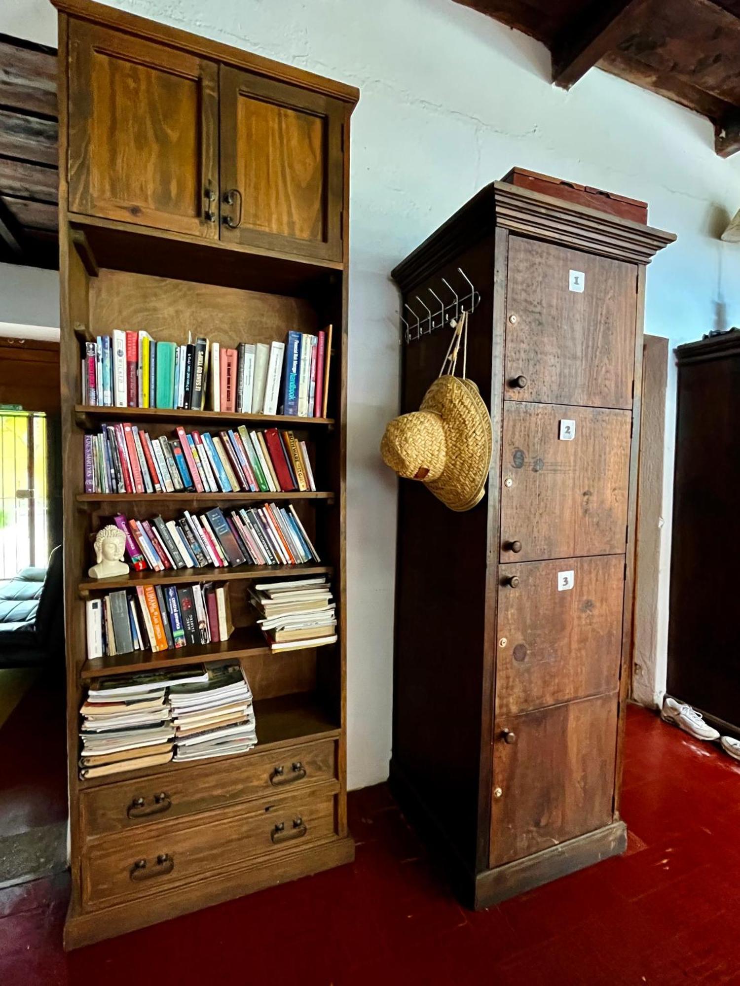 Hostal Antigueeno Antigua ภายนอก รูปภาพ