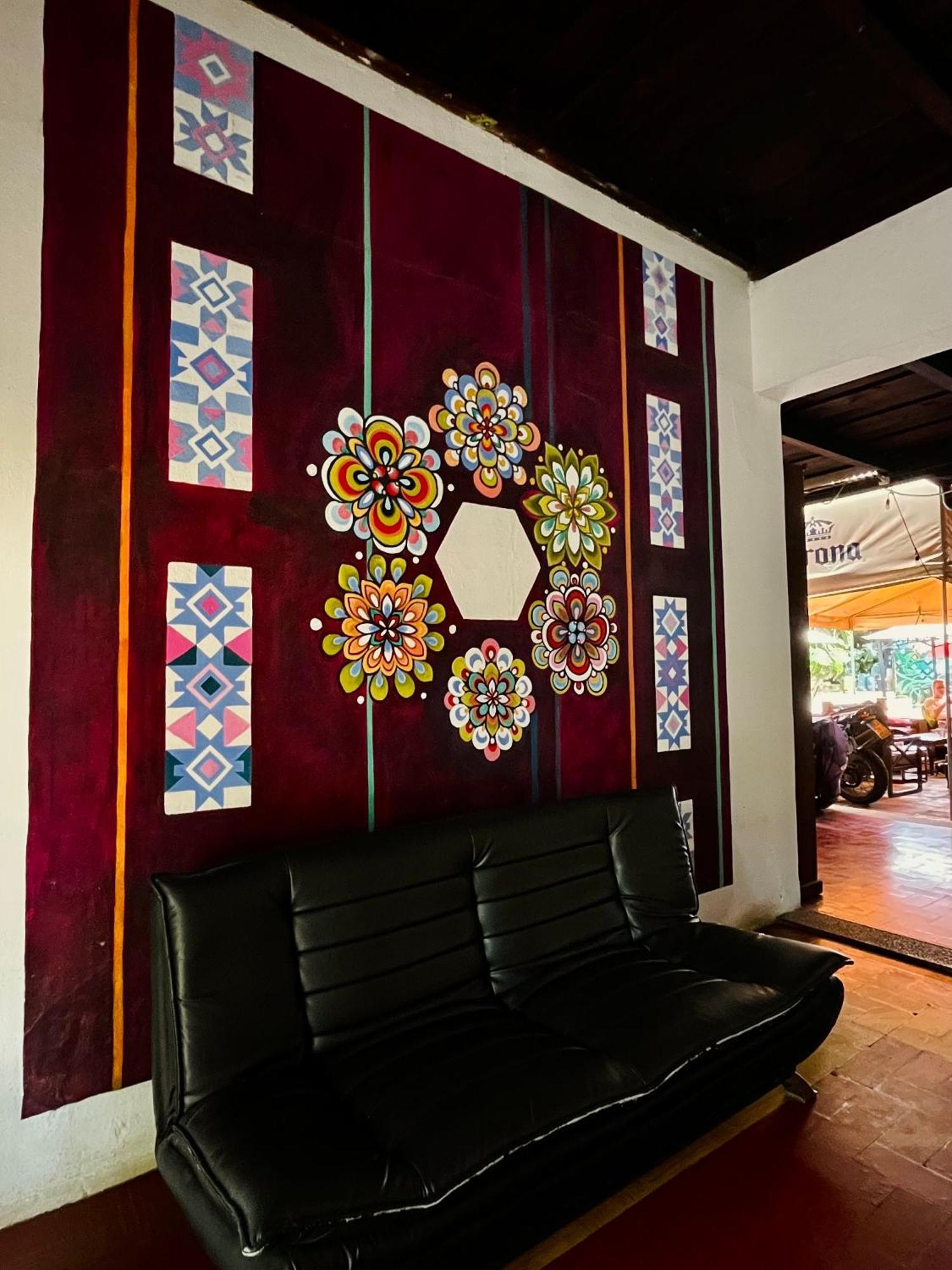 Hostal Antigueeno Antigua ภายนอก รูปภาพ