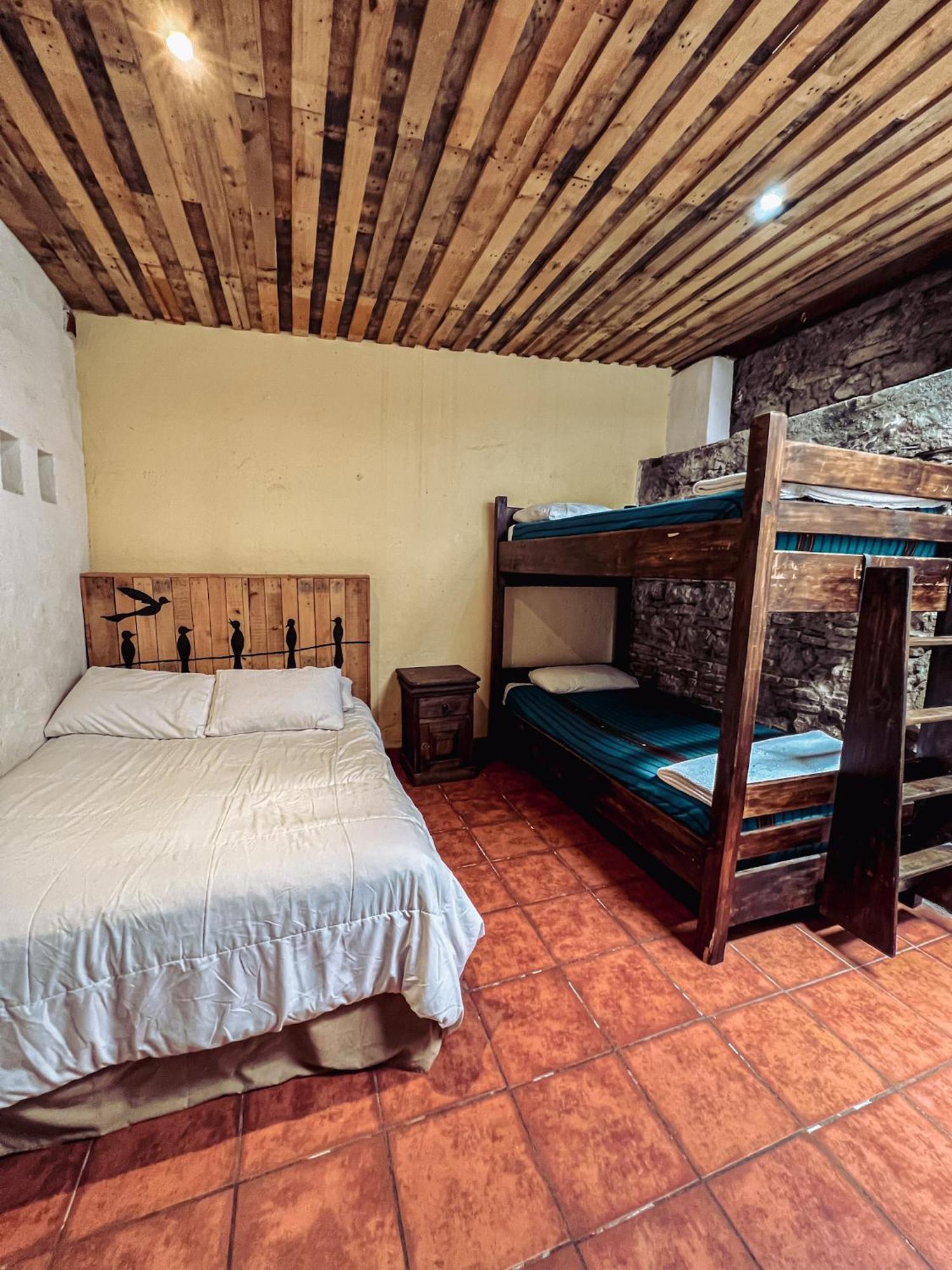Hostal Antigueeno Antigua ภายนอก รูปภาพ