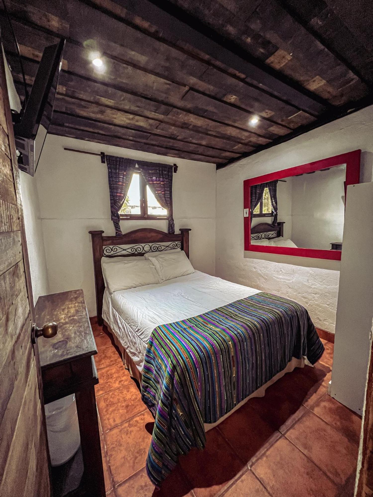 Hostal Antigueeno Antigua ภายนอก รูปภาพ