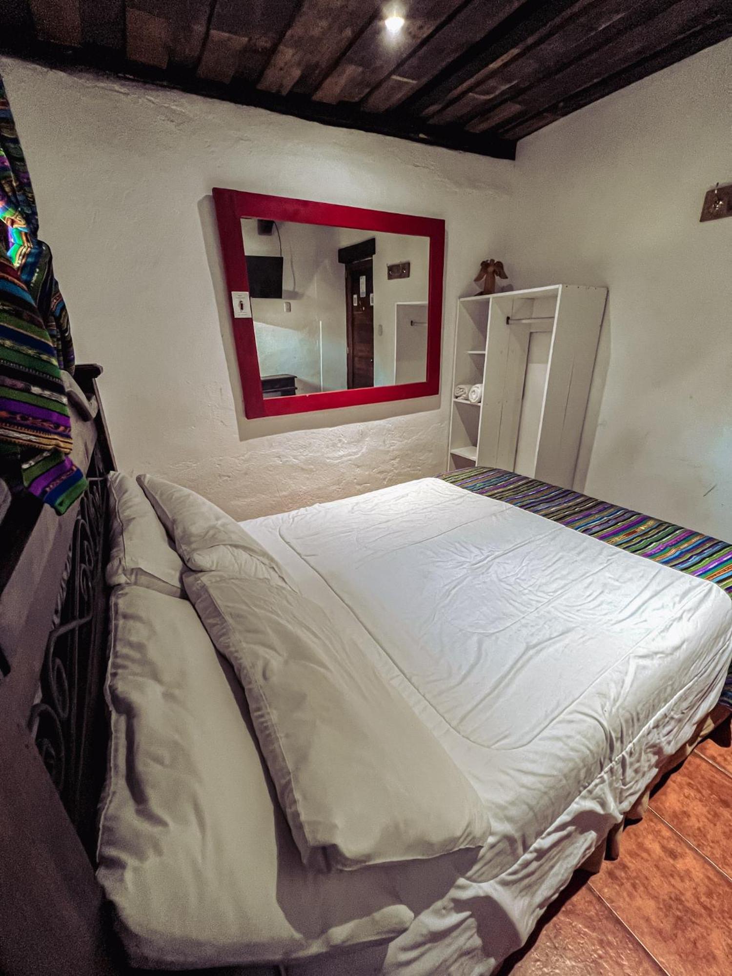 Hostal Antigueeno Antigua ภายนอก รูปภาพ