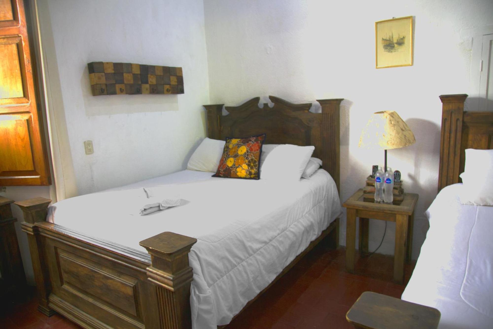 Hostal Antigueeno Antigua ภายนอก รูปภาพ