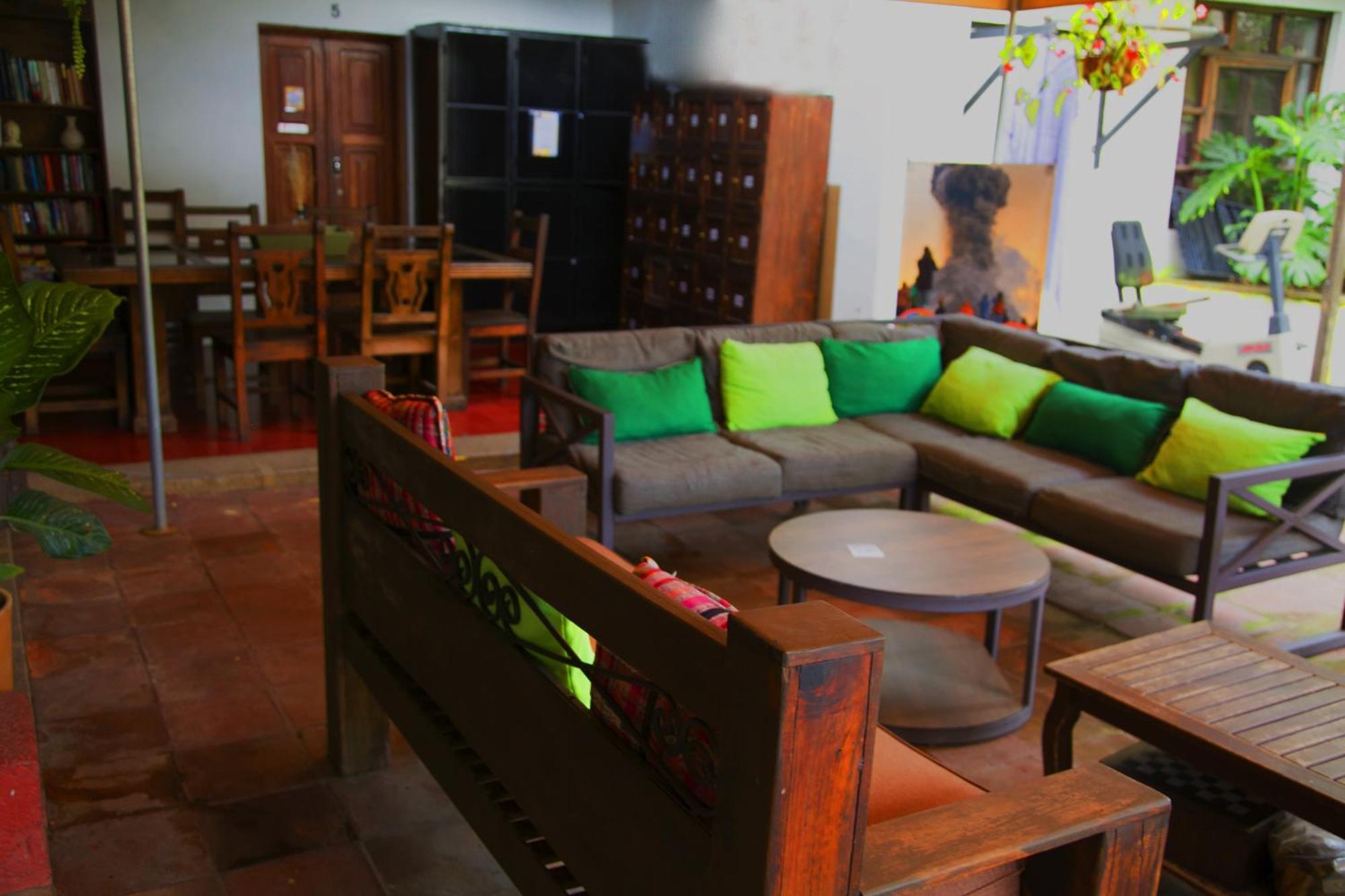 Hostal Antigueeno Antigua ภายนอก รูปภาพ